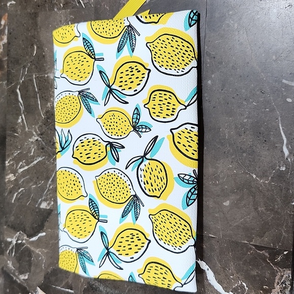 LEMON PRINT COSMETIC BAG - Picture 2 of 2